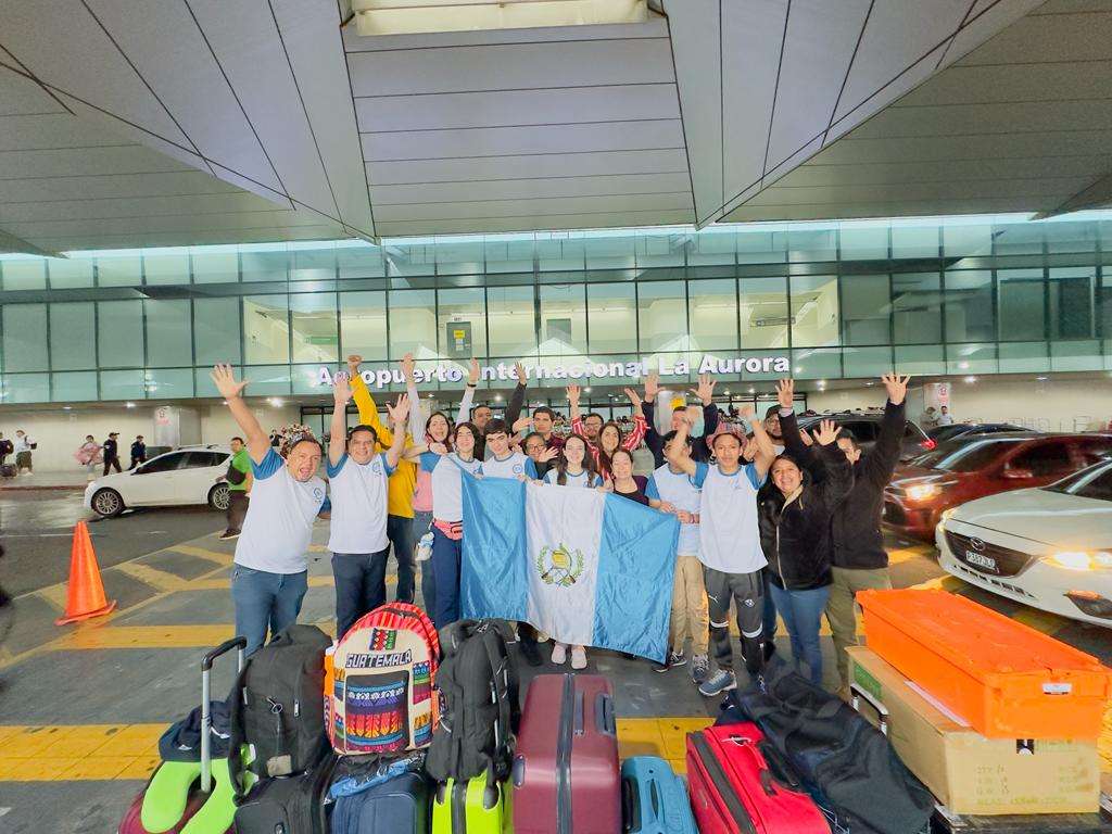 Selección Nacional de Robótica de Guatemala viaja a Singapur