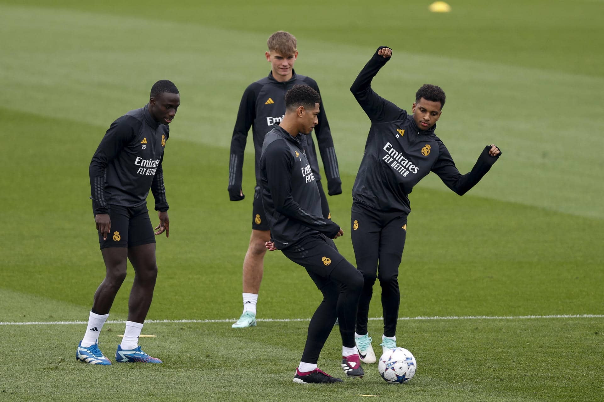 Real Madrid ya piensa en el Granada sin recuperar ni perder efectivos