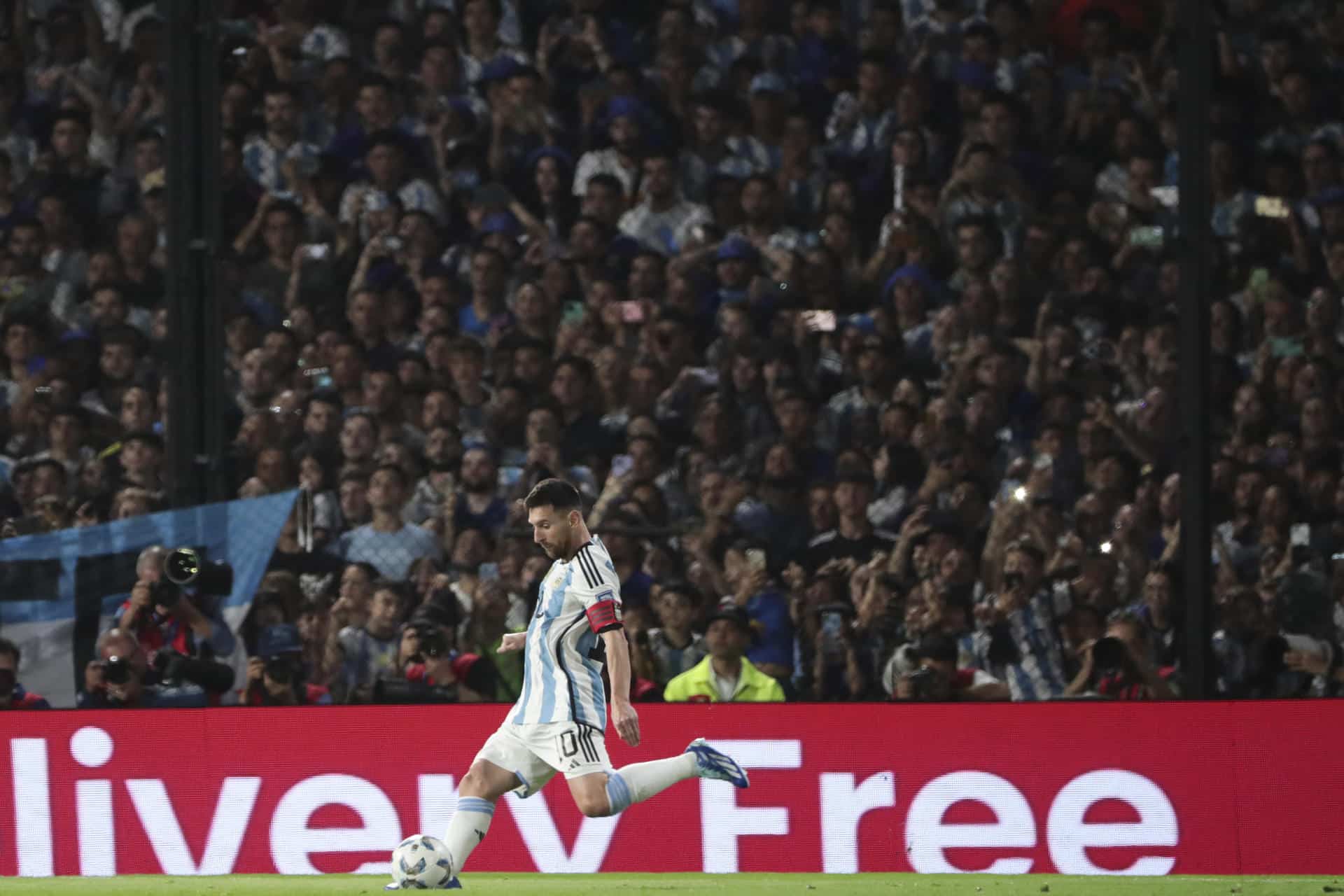 Clausurada 'La Bombonera' por superar su capacidad de aforo en el Argentina-Uruguay