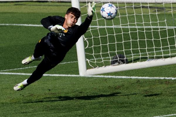 El portero del Real Madrid Kepa Arrizabalaga durante un entrenamiento. EFE/Sergio Pérez