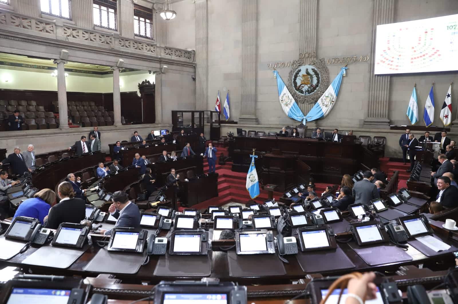 El Congreso de la República de Guatemala ha conformado la  comisión pesquisidora para conocer la solicitud de antejuicio contra el vicepresidente Guillermo Castillo.
