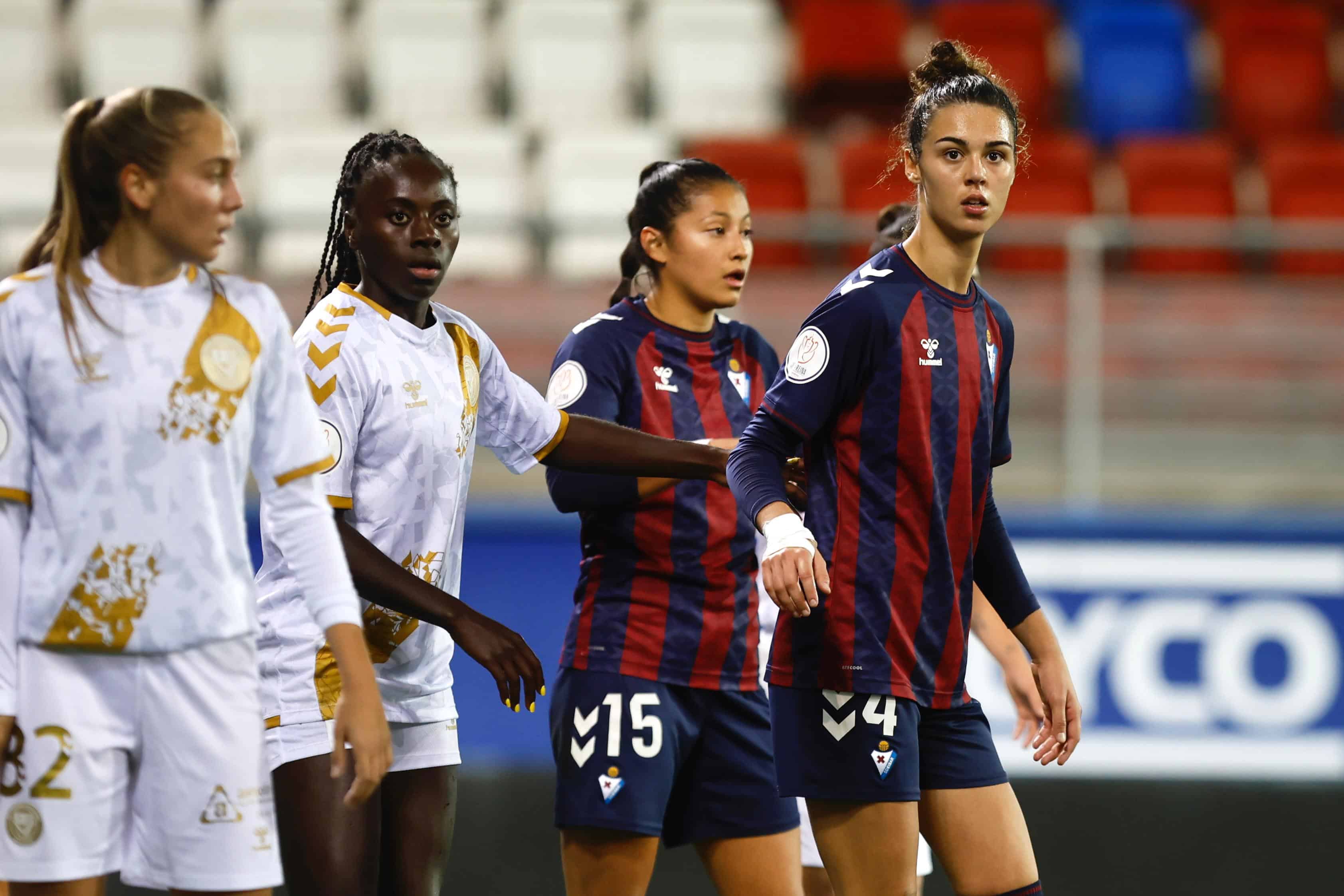 Andrea Álvarez suma minutos en la derrota del Eibar