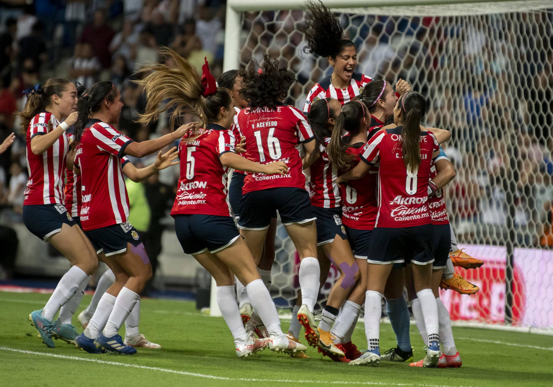 Chivas y América se enfrentarán en las semifinales del futbol femenil de México