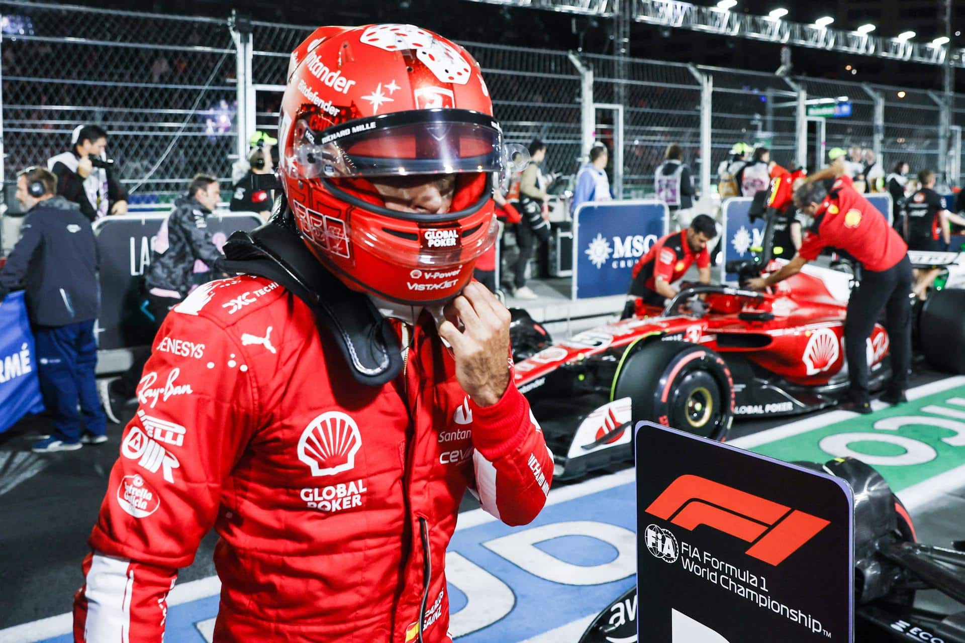 Carlos Sainz: “Espero luchar con Leclerc y Verstappen mañana"