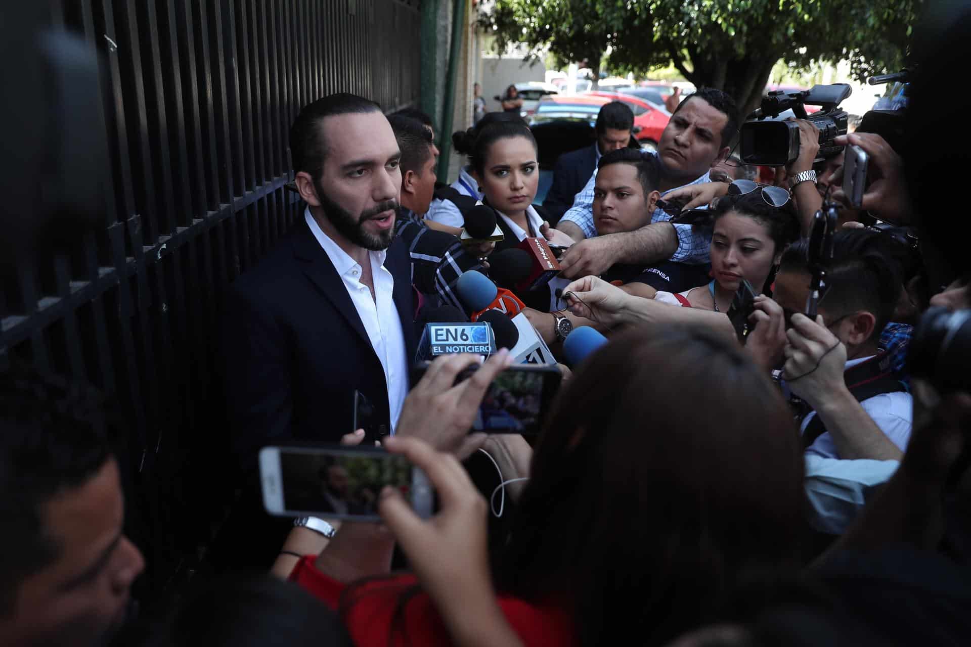 Nayib Bukele celebra su candidatura presidencial