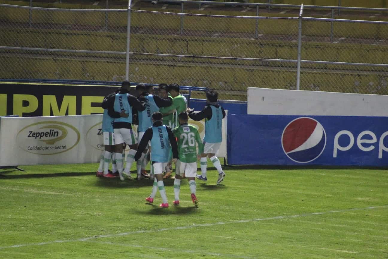 Por la mínima diferencia, Antigua GFC se quedó con la victoria ante Xelajú en el estadio Mario Camposeco