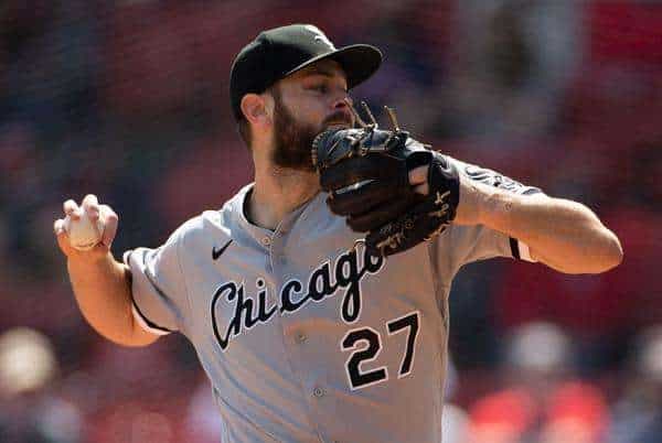 Fotografía de archivo en la que se registró al lanzador estadounidense Lucas Giolito, al actuar para los Medias Blancas de Chicago y quien ha sido anunciado como nuevo refuerzo de los Medias Rojas de Boston de la MLB. EFE/CJ Gunther