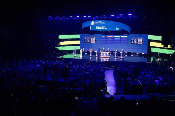 Vista general durante la ceremonia del sorteo de la fase de grupos de la CONMEBOL Copa América 2024 en Miami, Florida, EE.UU.. EFE/EPA/CRISTÓBAL HERRERA-ULASHKEVICH