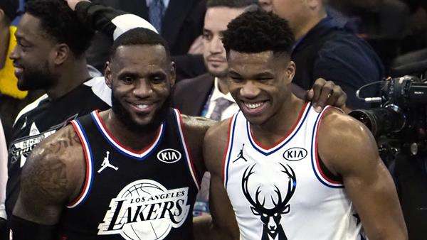 LeBron James y Giannis Antetokounmpo lideran las votaciones de los aficionados para el All-Star de la NBA
