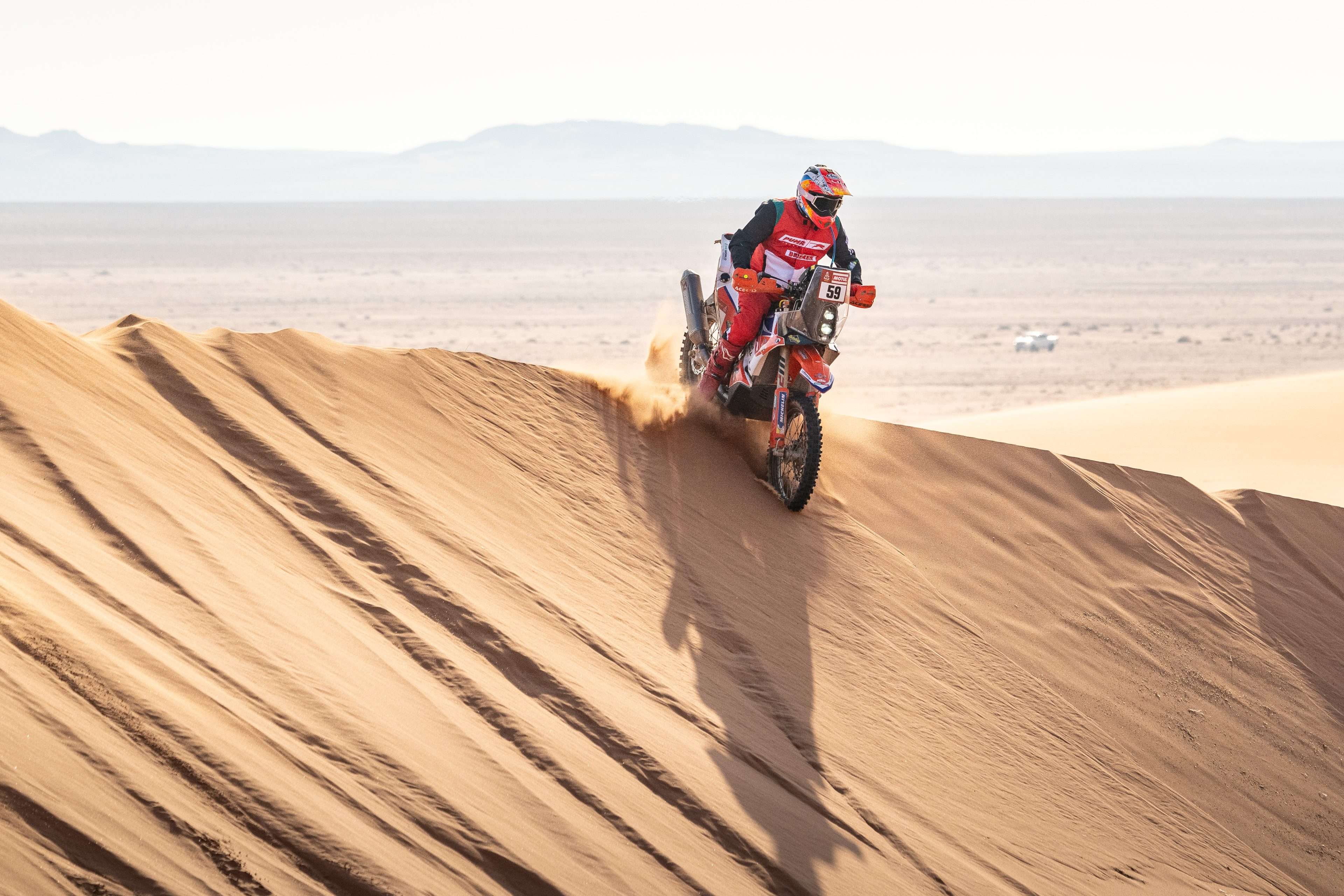 Francisco Arredondo completó con satisfacción el reto de la segunda etapa del Rally Dakar 2024, la cual se disputó entre las ciudades de Al Henakiyah y Al Duwadimi, Arabia Saudita con 463 kilómetros y un Enlace de 192 kilómetros, para un total de 655 kilómetros entre dunas y piedras sueltas.