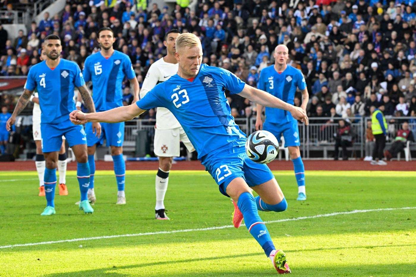 Islandia jugará el repechaje de la Eurocopa 2024 ante Israel. Si gana, va contra ganador de Bosnia-Ucrania.