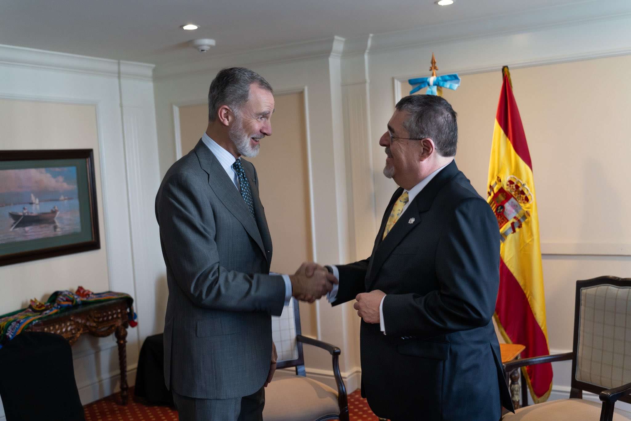 Bernardo Arévalo y Rey Felipe VI