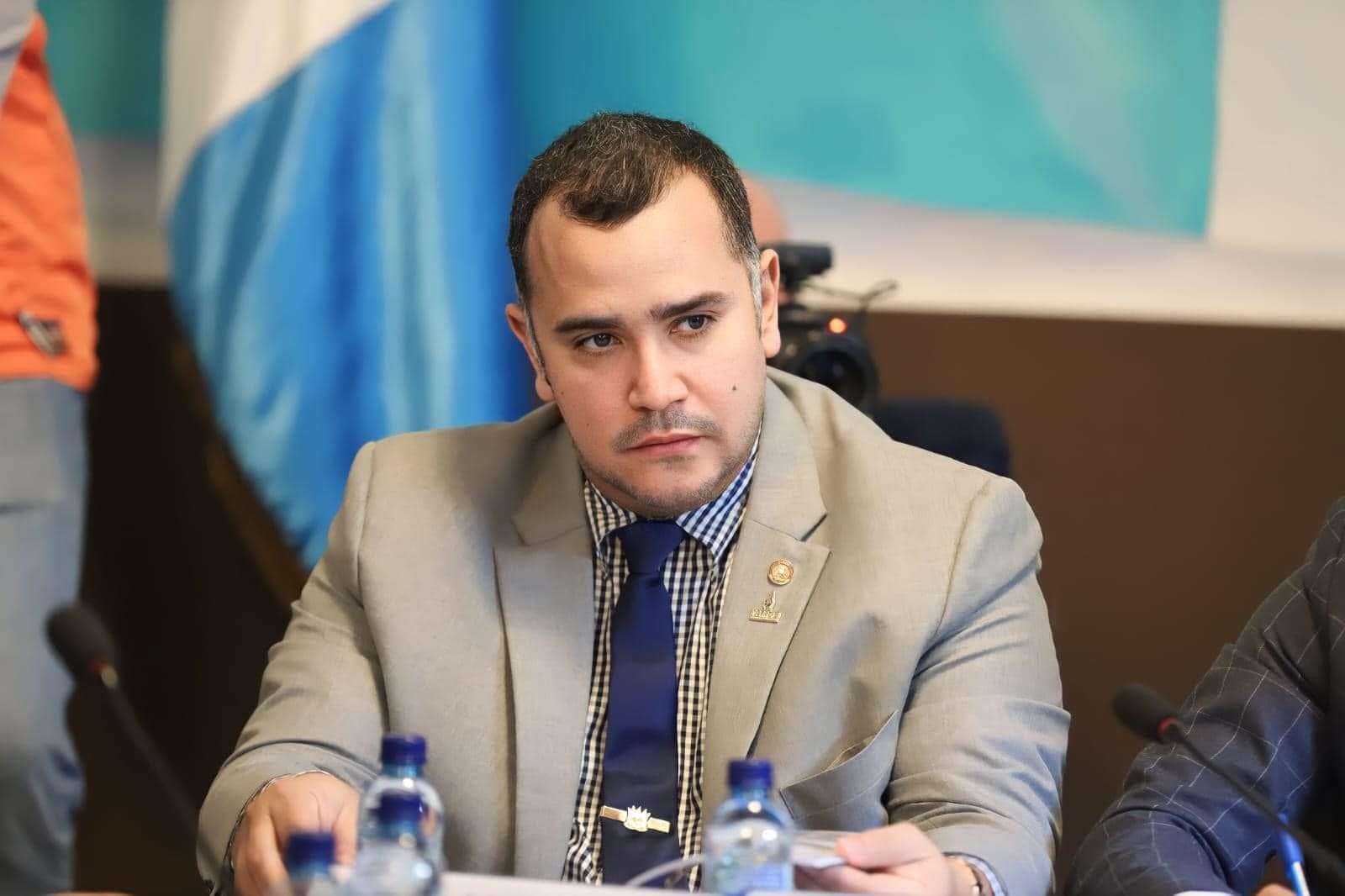 Fiscalía de la Mujer solicitó su aprehensión contra diputado Sergio Arana