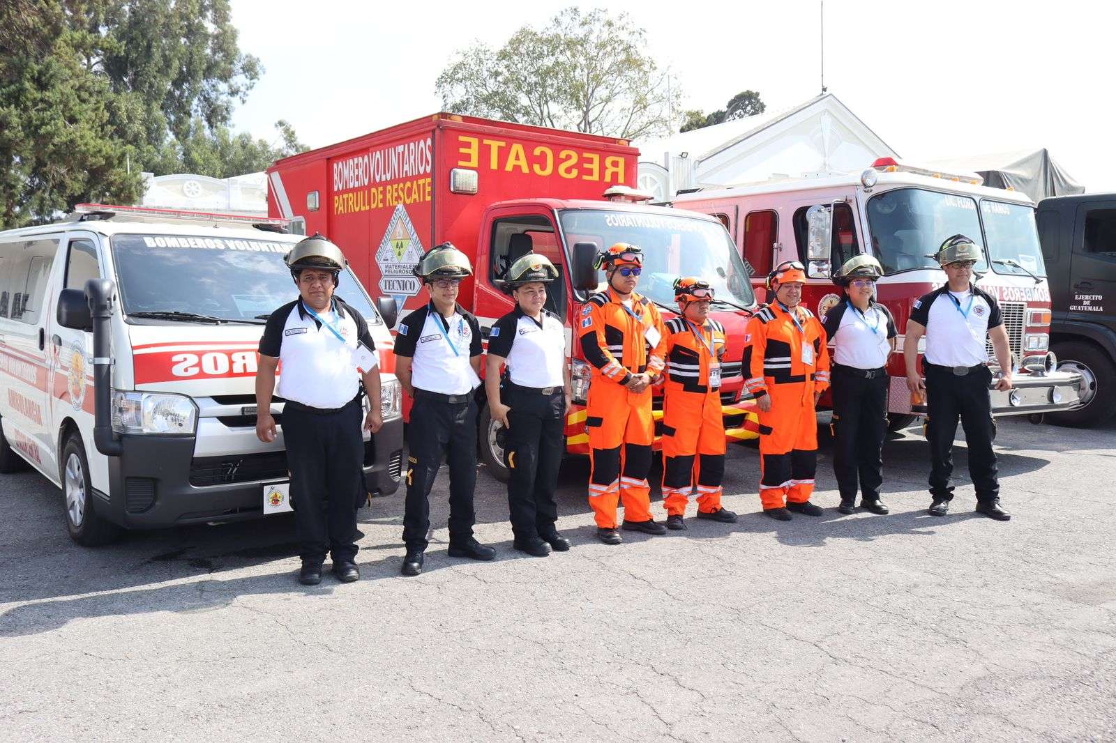 bomberos voluntarios en cambio de mando