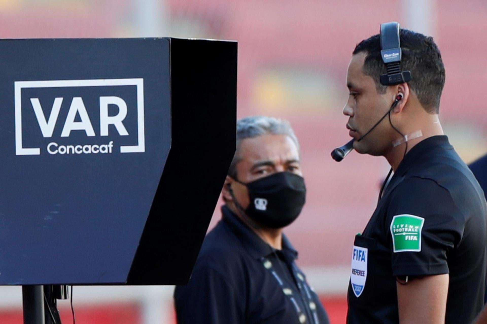 Árbitros VAR