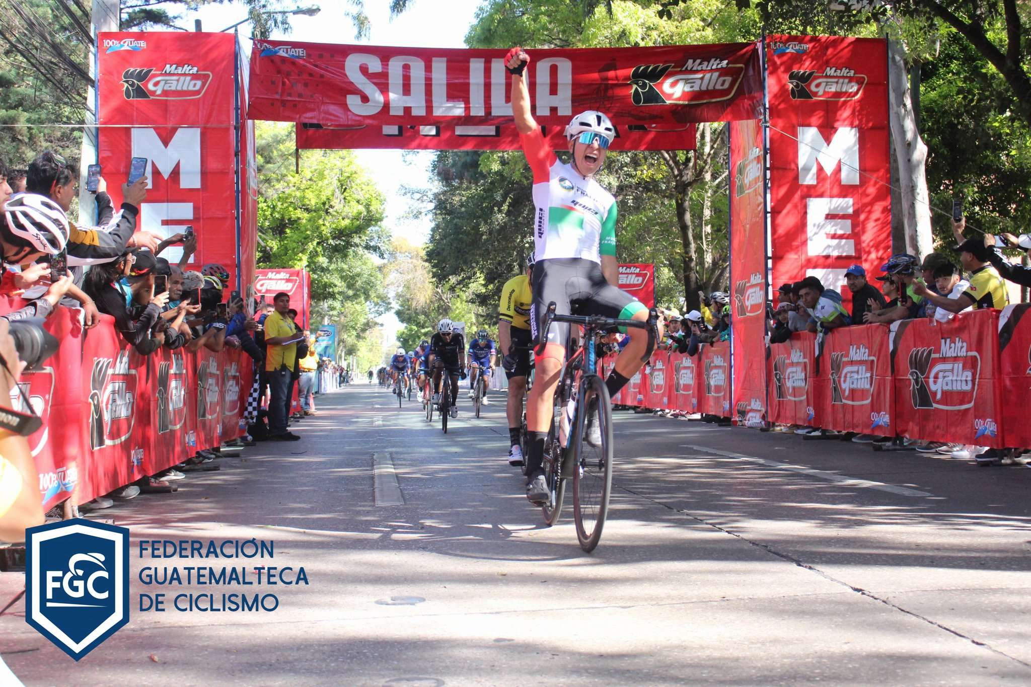 Melvin Torres gana la inauguración de la temporada 2024 de ciclismo en Guatemala
