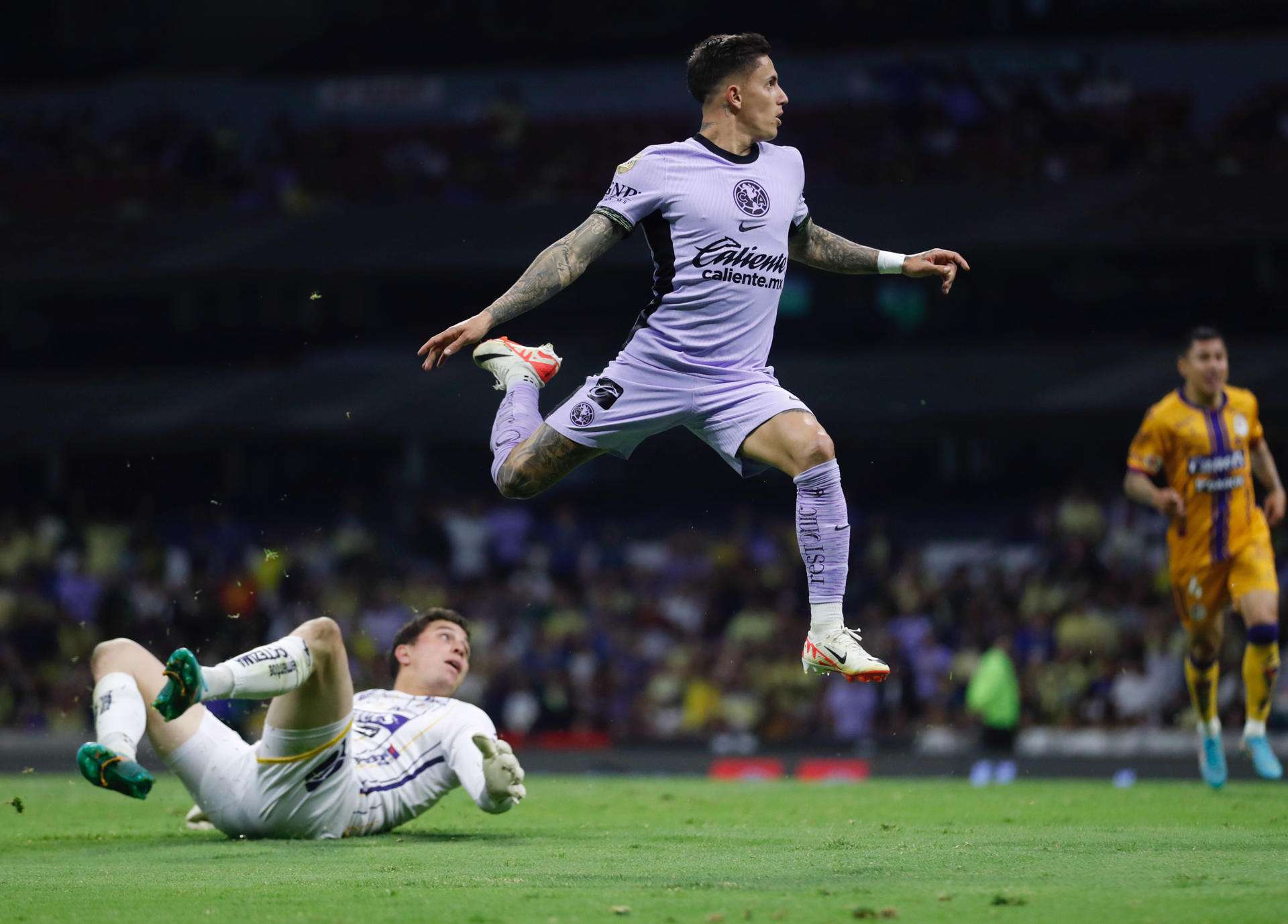 América vence a San Luis y se mantiene por arriba de Tigres