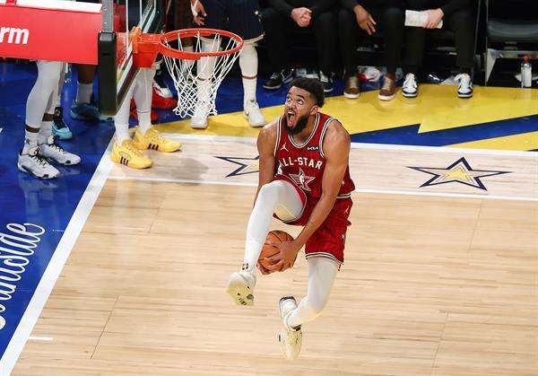 Foto de archivo del jugador Karl Anthony-Towns. EFE/EPA/BRIAN SPURLOCK