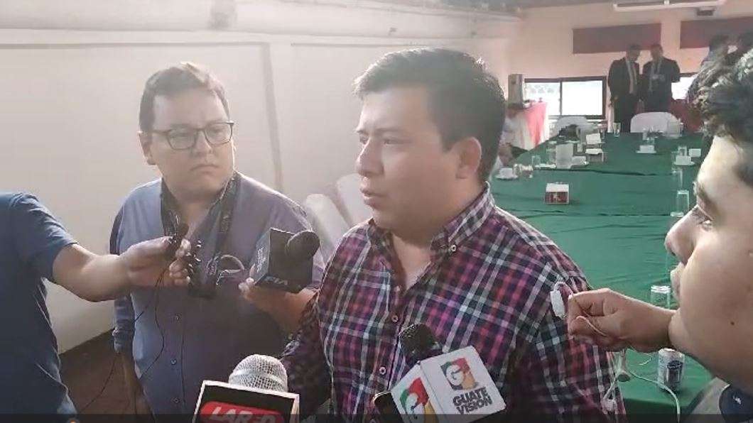 ¿Por qué presidente del tribunal de honor de la UNE no entró a la Asamblea? Adim Maldonado responde