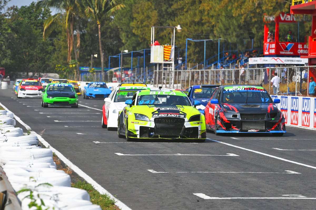 El automovilismo arrancó la temporada 20204 con la primera fecha celebrada el fin de semana en el Autódromo Los Volcanes donde la categoria BTCC fue la mascota destacada.