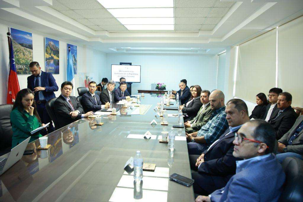 ¿Cómo trabaja el MAGA y la embajada de Taiwán para la prevención y control de la enfermedad Fusarium Raza 4 Tropical?