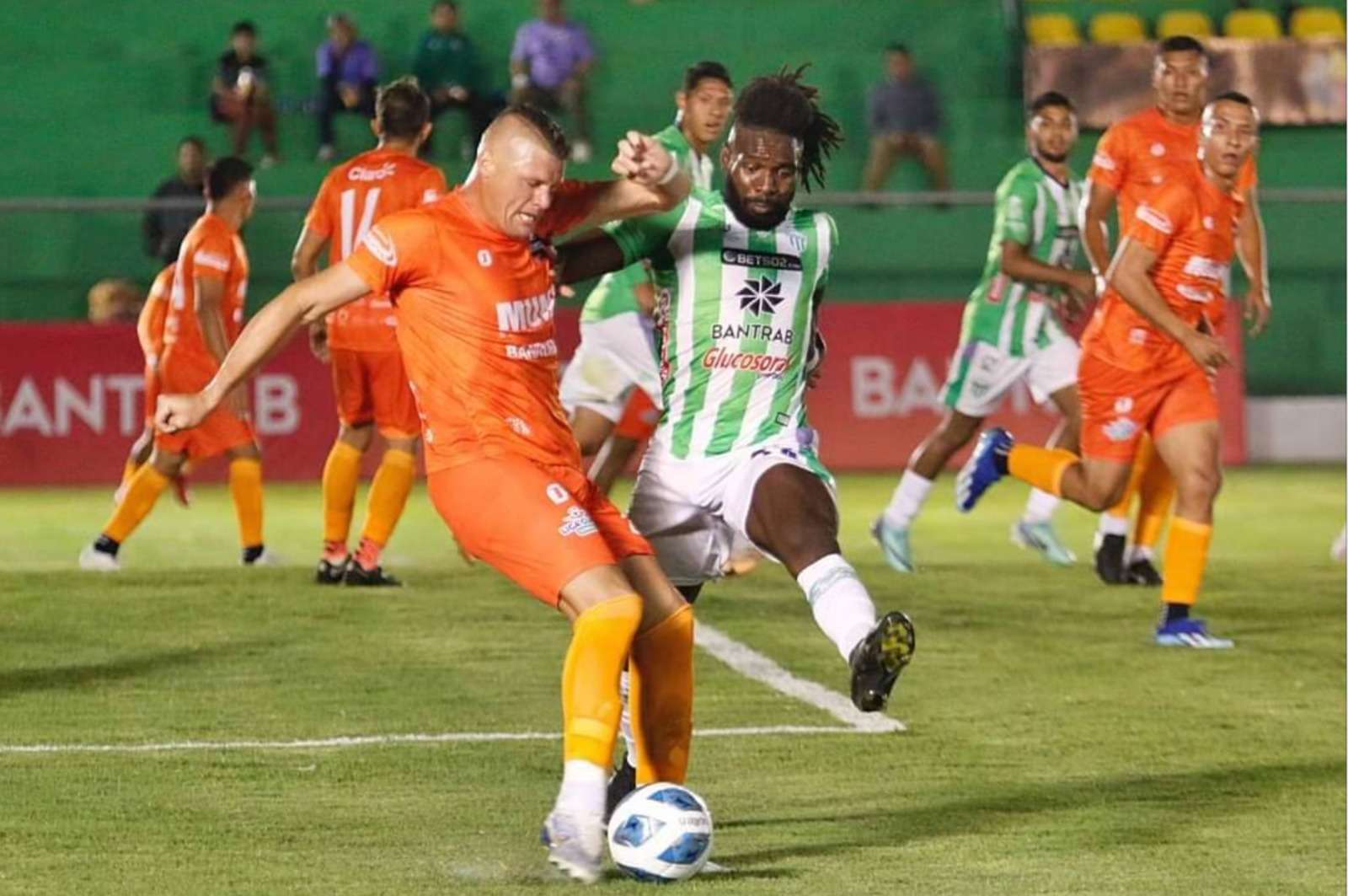 Antigua GFC ya conoce el tiempo de baja de Manuel Gamboa por lesion