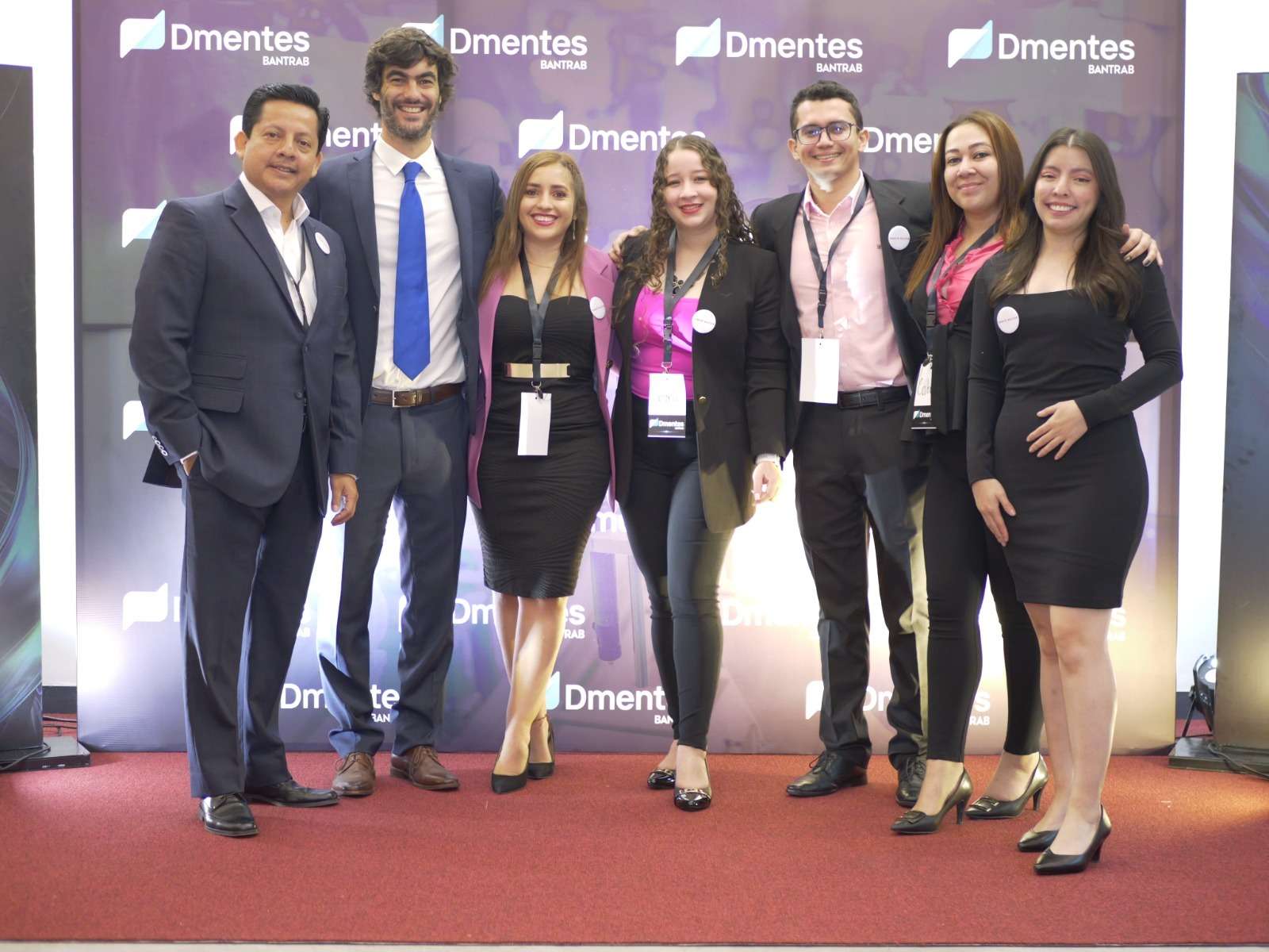 Bantrab reconoce las ideas de 65 colaboradores bajo su proyecto Dmentes