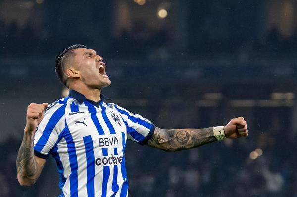 Fotografía de archivo en la que se registró al delantero mexicano Brandon Vázquez, al celebrar un gol que anotó con los Rayados de Monterrey. Vázquez le anotó a su exequipo y le dio el triunfo a domicilio al equipo mexicano 0-1 sobre Cincinnati en el partido de ida de esta llave de octavos de final de la Liga de Campeones de la Concacaf. EFE/Miguel Sierra
