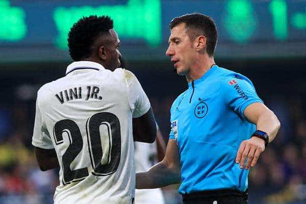 César Soto Grado, del Comité Riojano, ha sido designado para dirigir este domingo el partido clave para la lucha por el título de LaLiga EA Sports. clásico Real Madrid y Barcelona