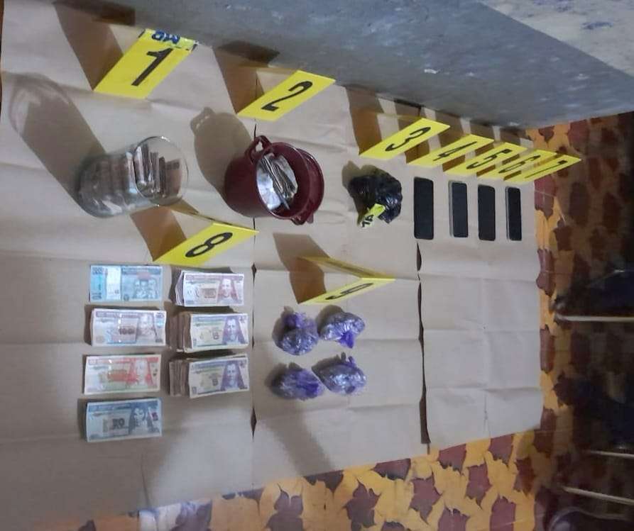 PNC confirma localización de drogas, celulares, dinero y realiza capturas en allanamientos en Mazatenango