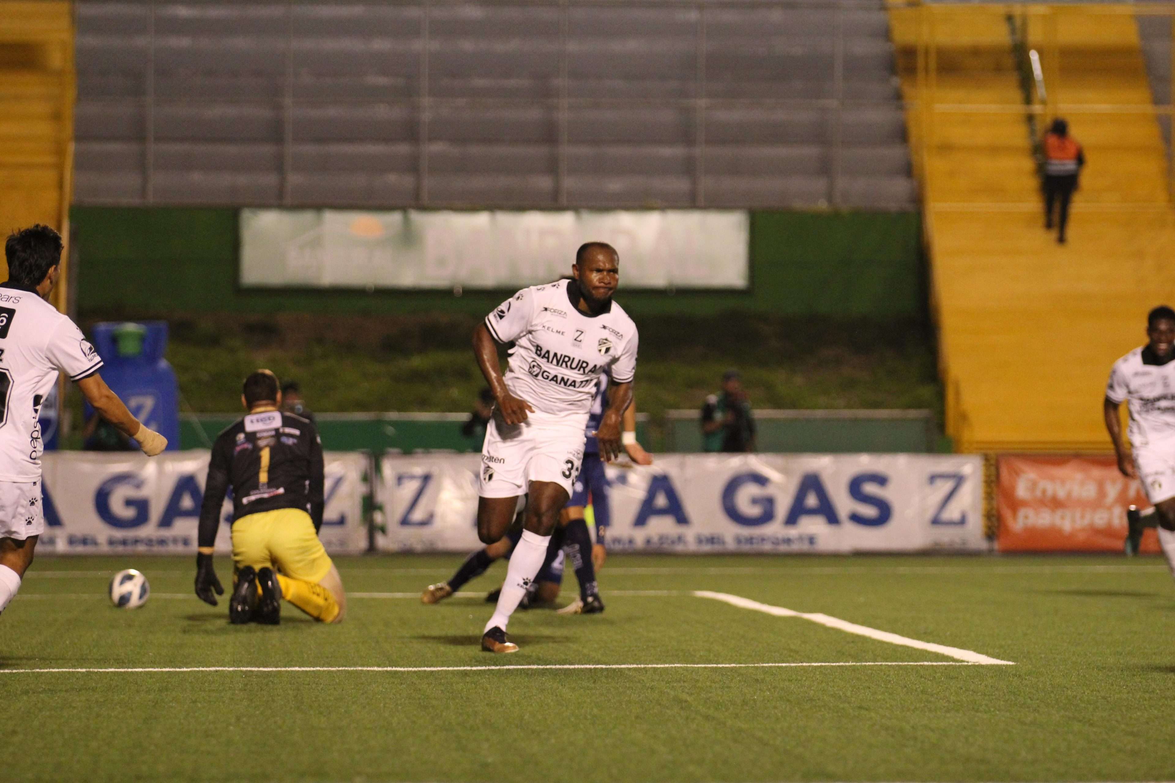 Comunicaciones vs Cobán Cuartos de final ida Clausura 2024 Juan Anangonó