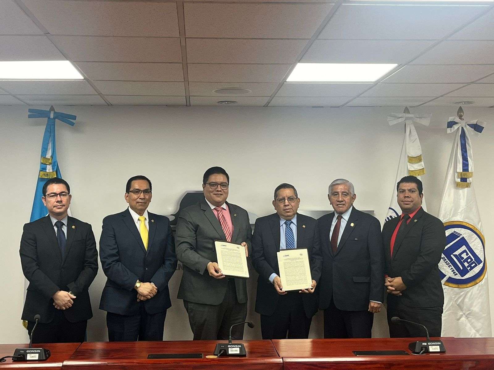 Sat convenio con instituto guatemalteco de contadores publicos y auditores igcpa