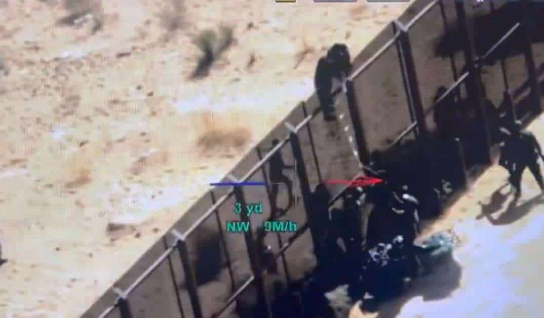 EN VIDEO | Así es cómo migrantes tratan de cruzar la frontera para llegar a Estados Unidos