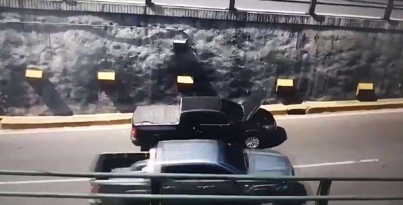 ÚLTIMA HORA | Picop con fallas mecánicas provoca tráfico en zona 9