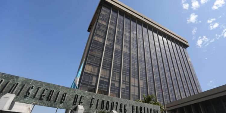 Ministerio de Finanzas adjudica Q.2.14 millones en Bonos del Tesoro