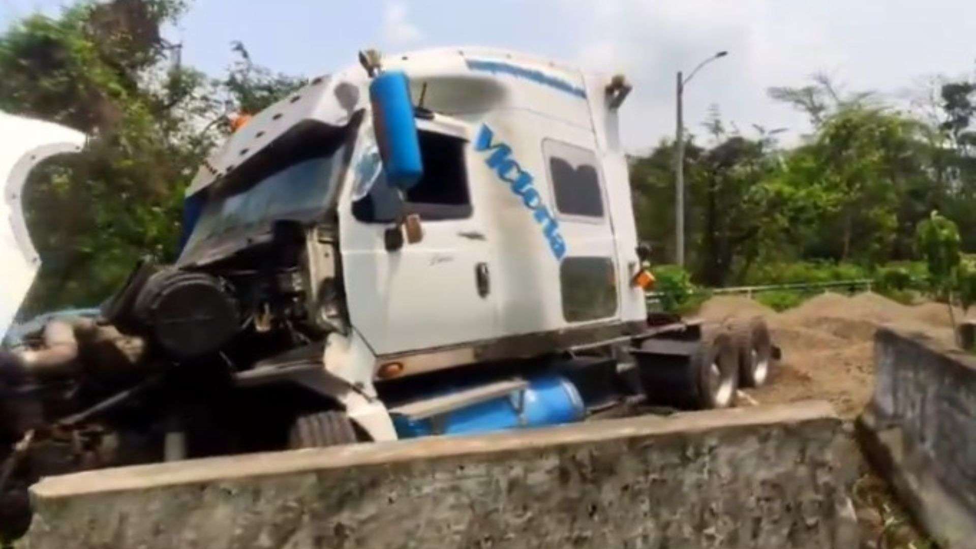 Accidente camión CA-9 Sur