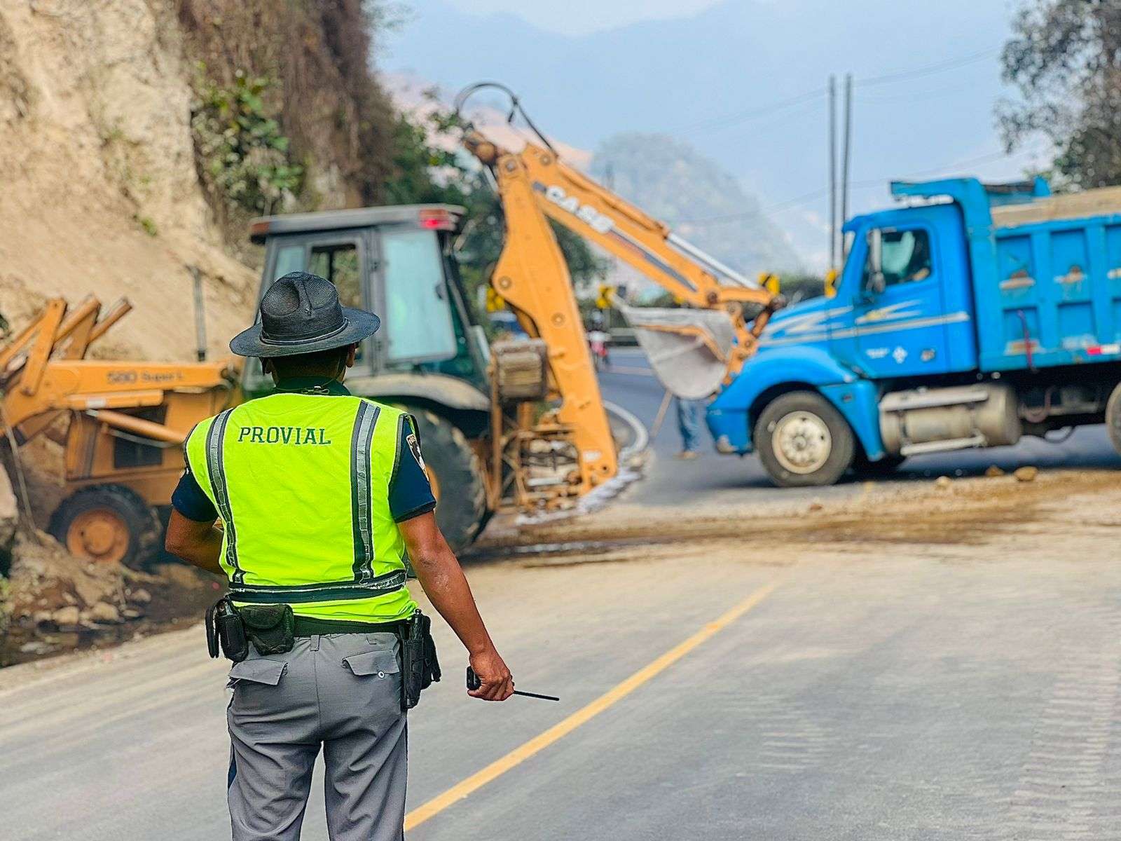 Derrumbe en km 215 ruta Cito-Zaro bloquea paso de vehículos