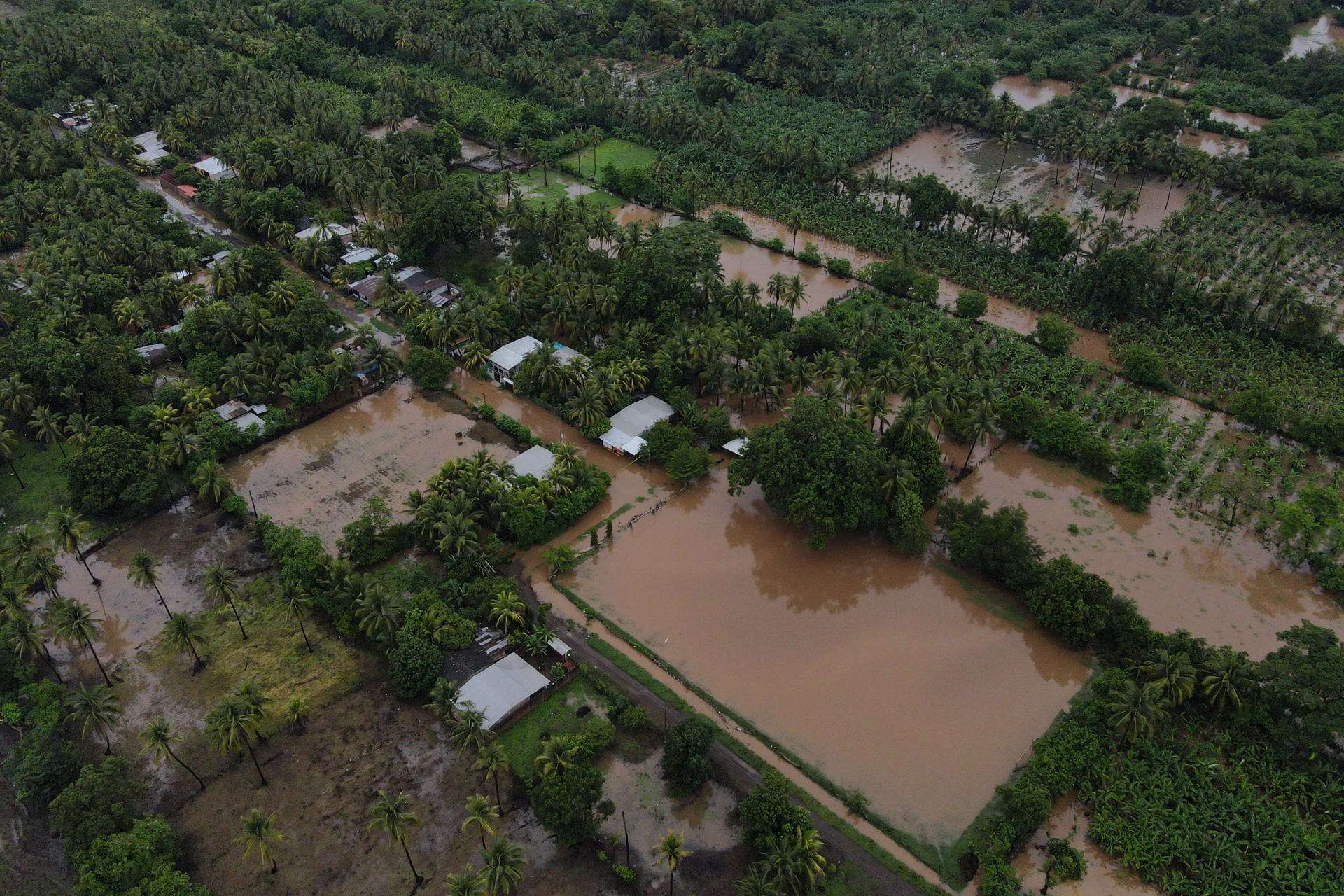 Las fuertes lluvias en Centroamérica dejan al menos 16 muertos y más de 7.000 damnificados