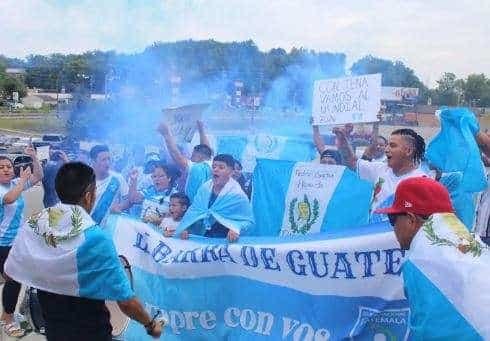La selección nacional enciende la pasión: Calles cerradas y objetos prohibidos para el partido