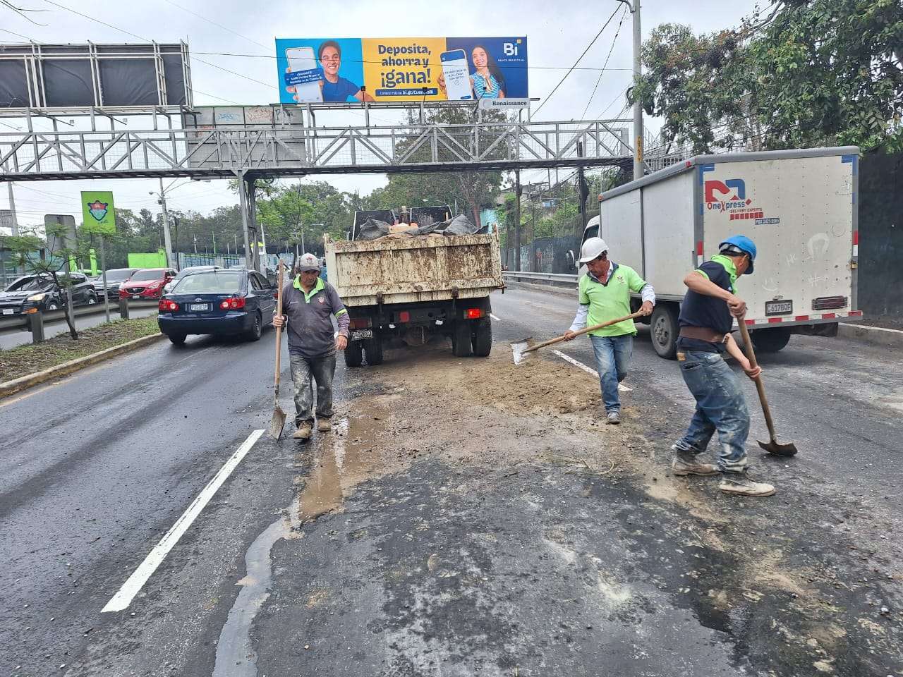 Hundimiento en Anillo Periférico Causa Congestionamiento en Zona 7