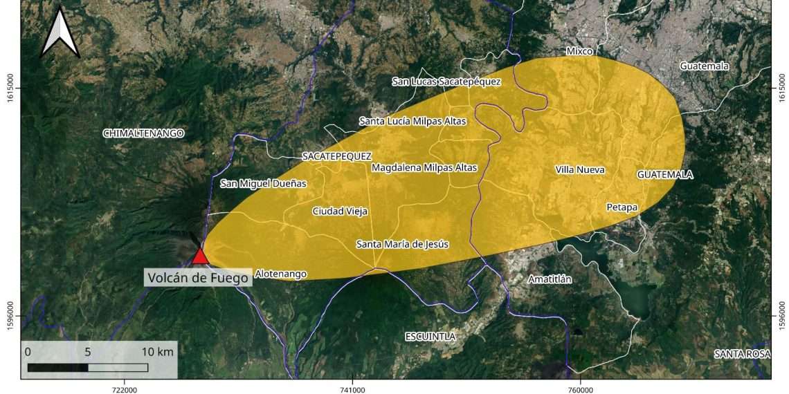 Insivumeh advierte sobre caída de ceniza por explosiones leves en volcanes de Fuego y Santiaguito