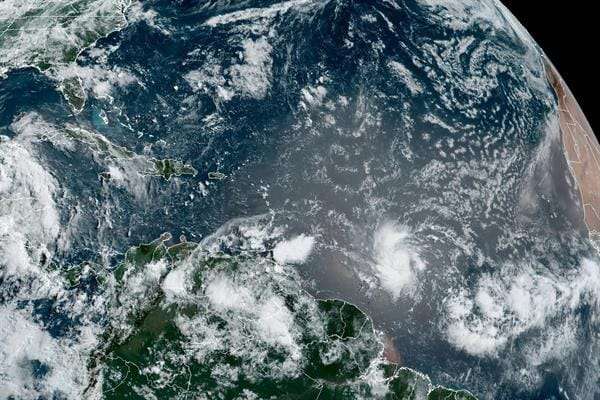 Tormenta tropical Beryl podría convertirse en un "huracán importante", según la NHC