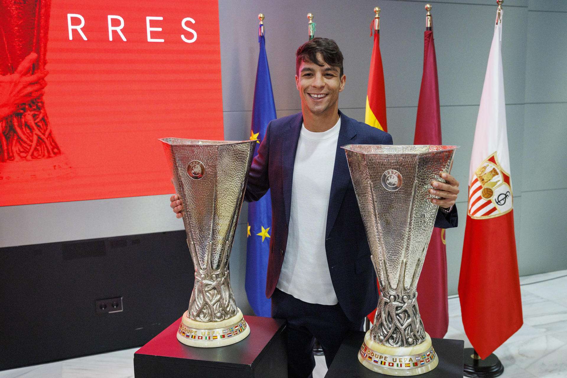 Óliver Torres es el nuevo jugador de Rayados de Monterrey