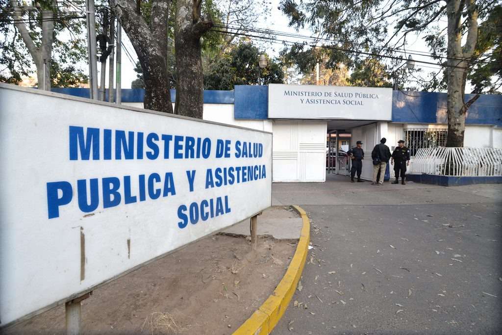 Aumento de casos de COVID-19 lleva a la implementación de nuevas precauciones