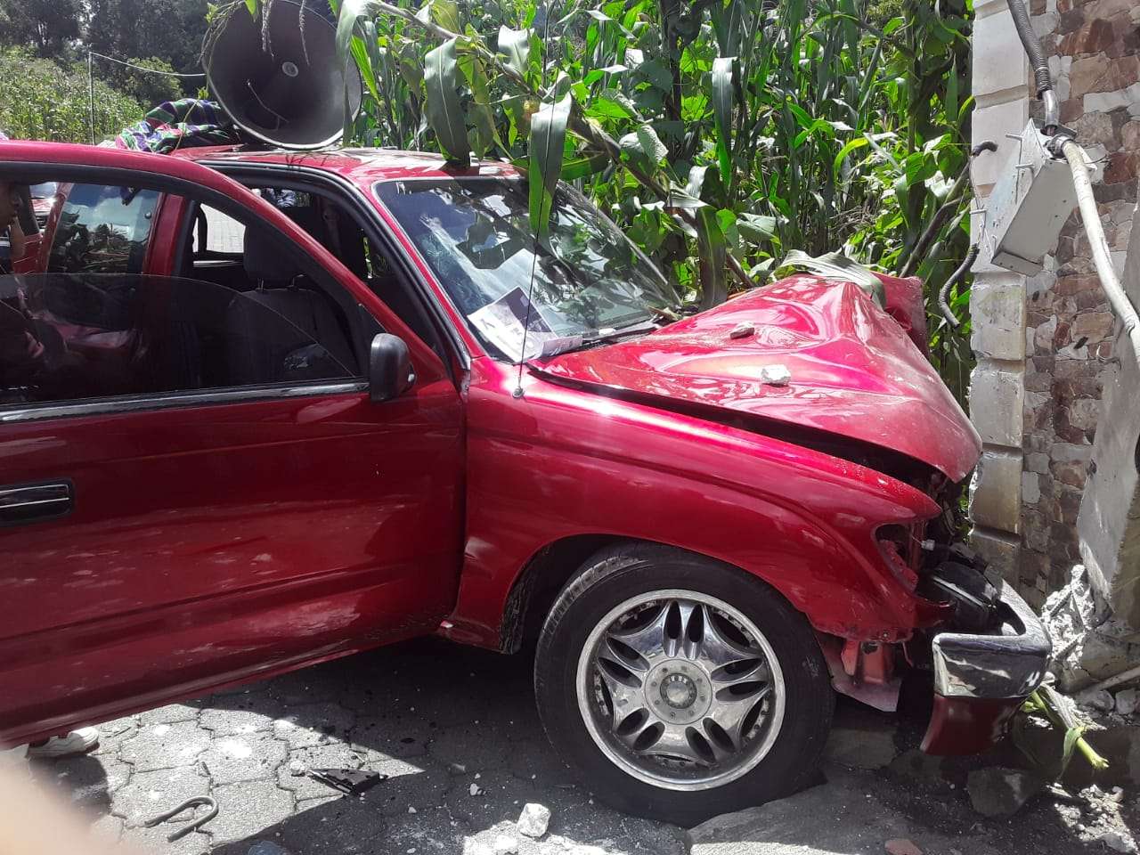 ÚLTIMA HORA | Vehículo impacta contra vivienda y deja 7 heridos en Nahualá, Solalá