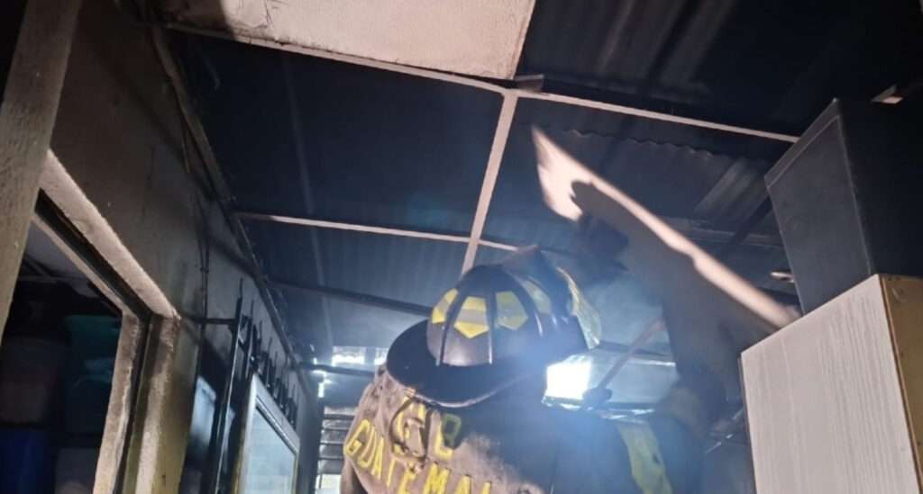 ÚLTIMA HORA | Reportan incendio estructural en zona 5 de la ciudad capital