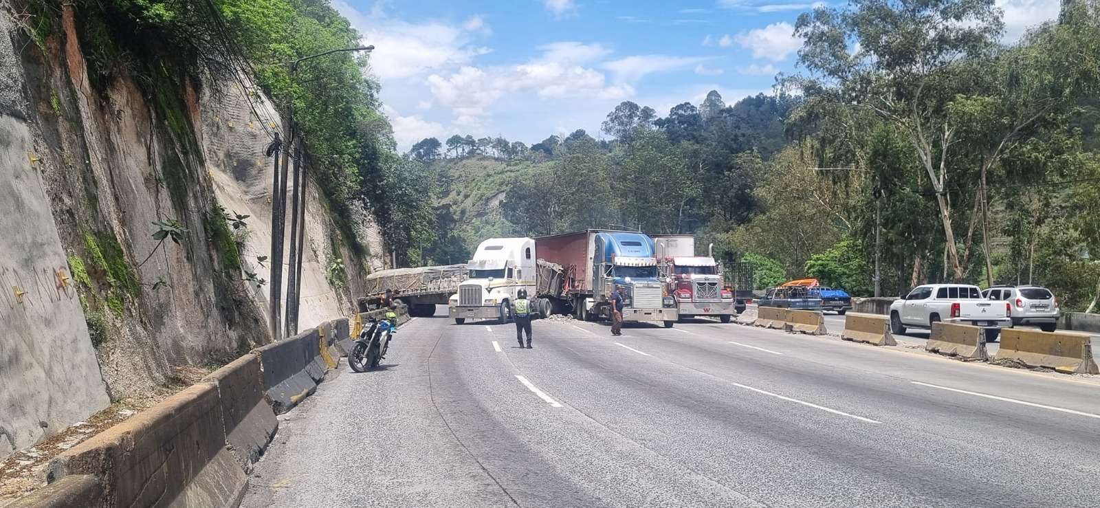ÚLTIMA HORA | Accidente en la subida de Villalobos provoca el bloqueo del tránsito hacia la ciudad