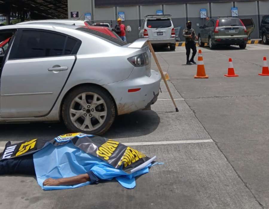 ÚLTIMA HORA | Hombre fallece por presunto paro cardiorrespiratorio en parqueo de Centro Comercial de Villa Nueva