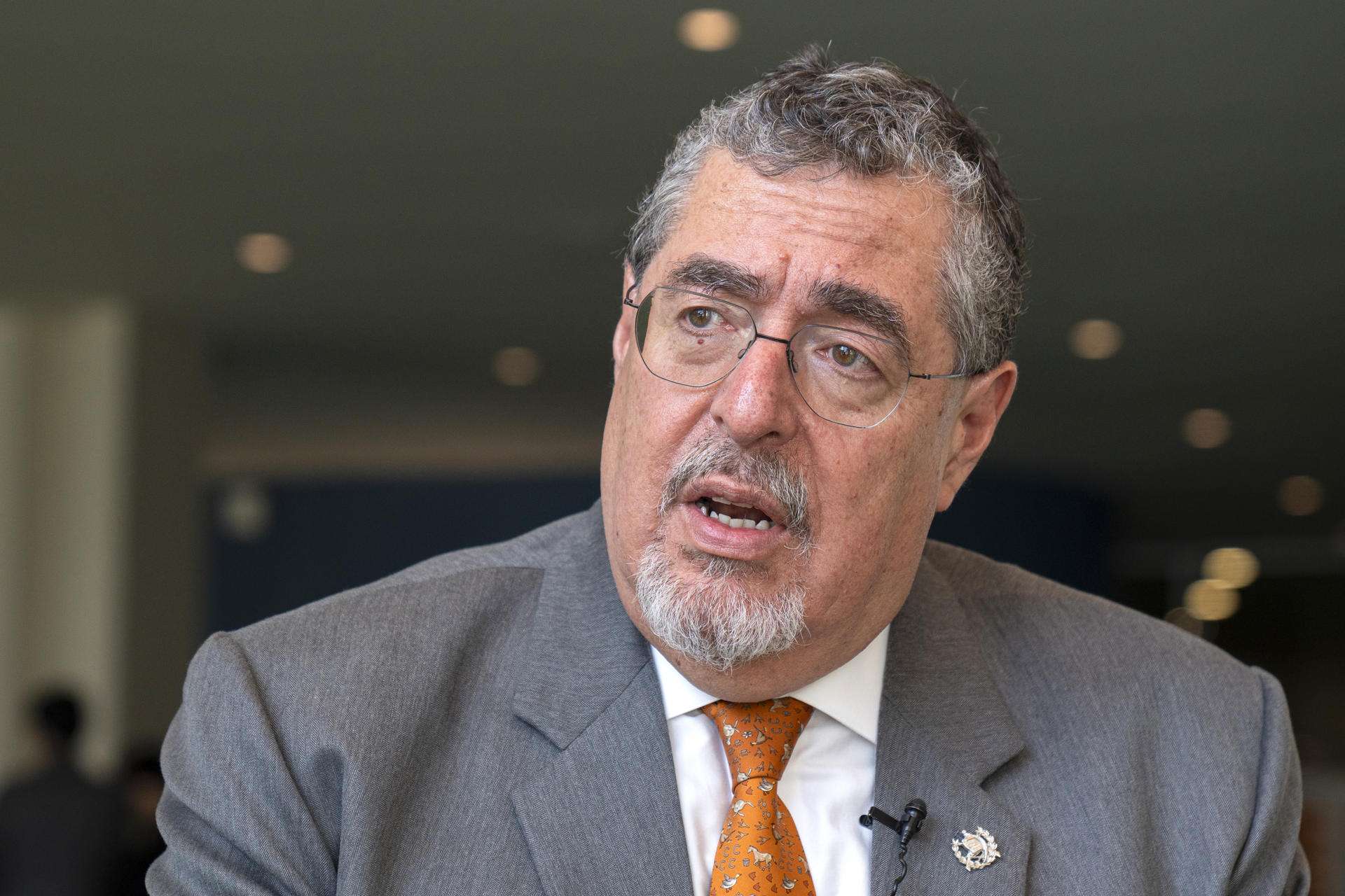 Gobierno de Guatemala denuncia a empresas farmacéuticas y exdiputados por lavado de dinero