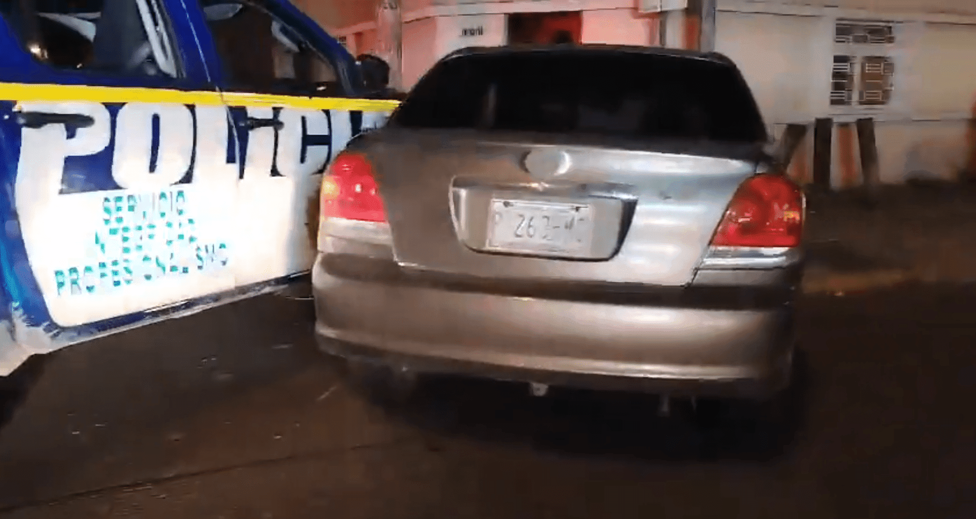 Choque entre patrulla de PNC y carro particular afecta tránsito en zona 1